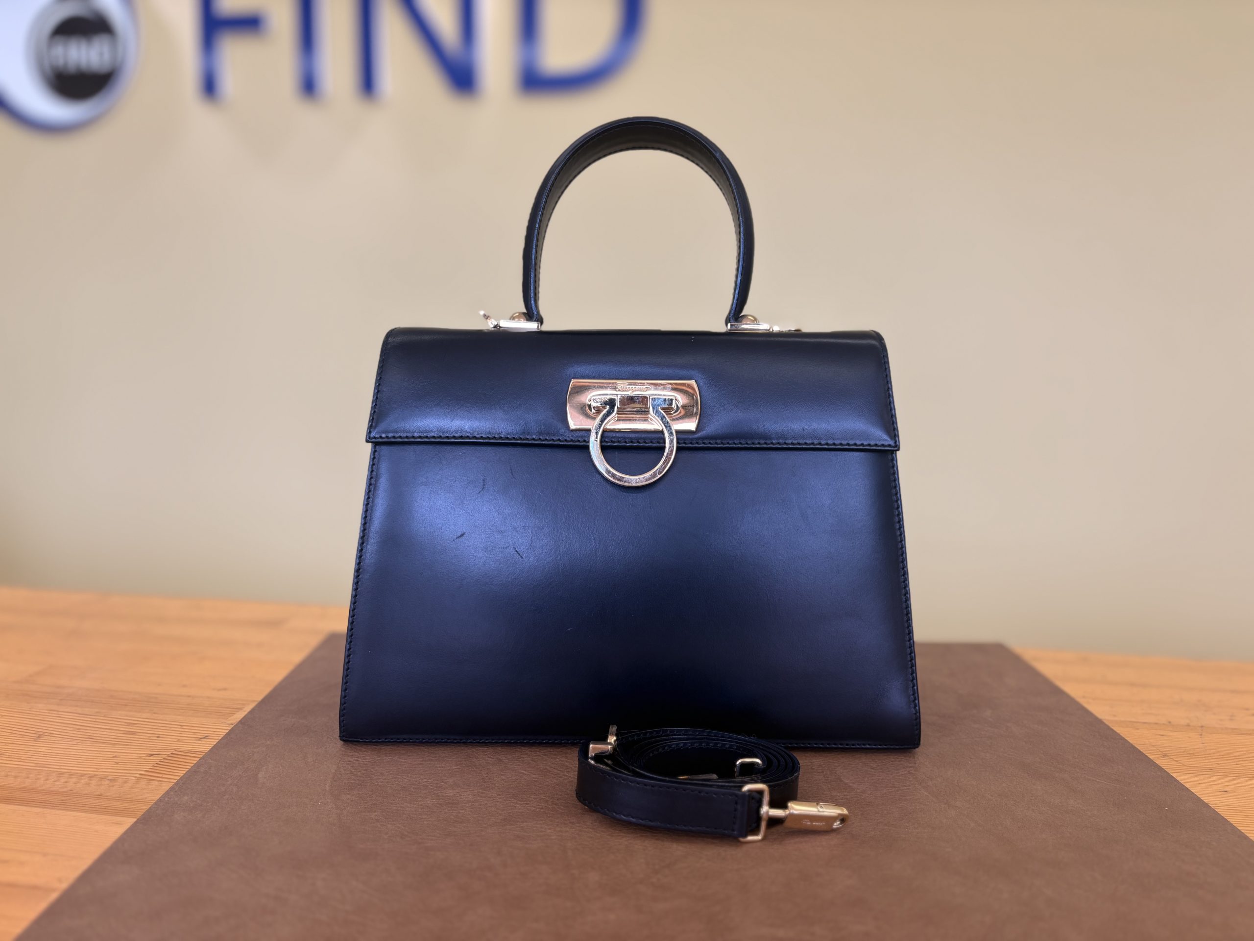 フェラガモ　ガンチーニ　2WAY